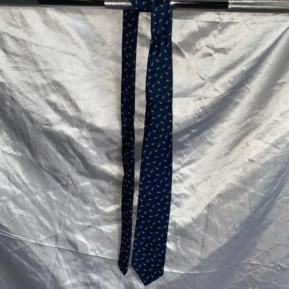 Blue Stafford tie with Pineapple design